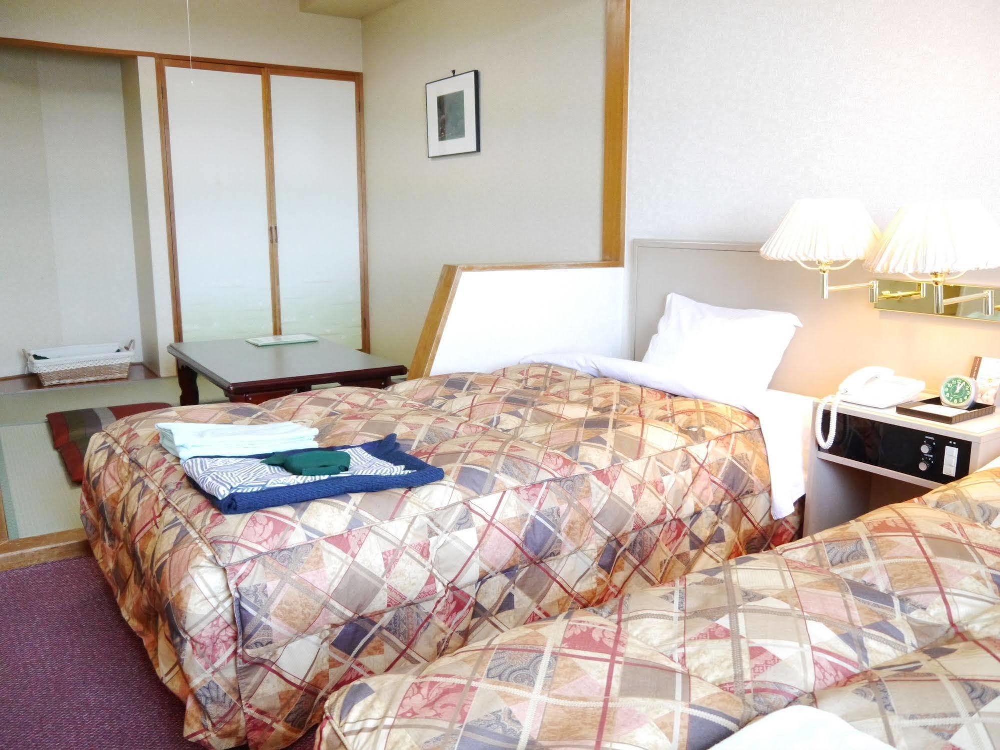 Hotel Park Hills Kamifurano Eksteriør billede